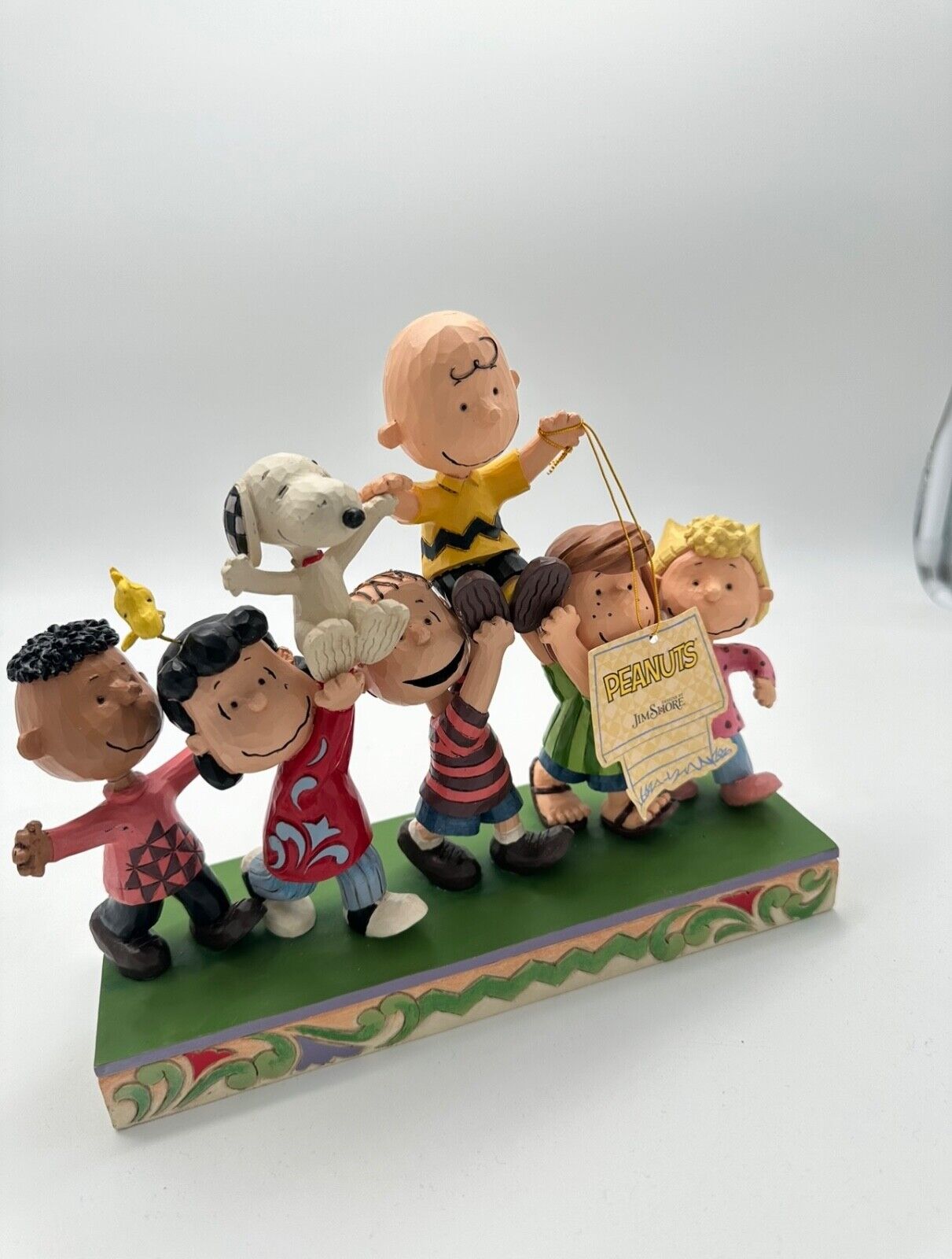 Enesco Peanuts by Jim Shore The Gang Grand Celebration Figur, 19 cm, Mehrfarbig